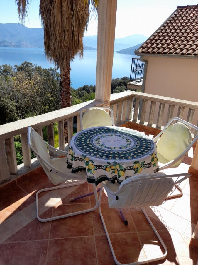 Villa Garden Apartments Херцег Нови Екстериор снимка