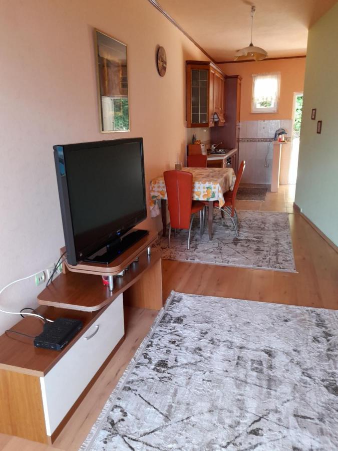 Villa Garden Apartments Херцег Нови Екстериор снимка